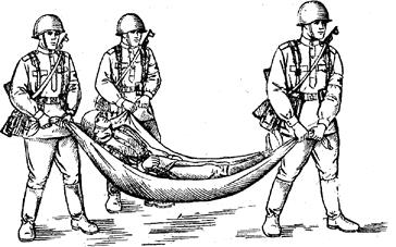 Переноска раненого на плащ-палатке (одеяле)